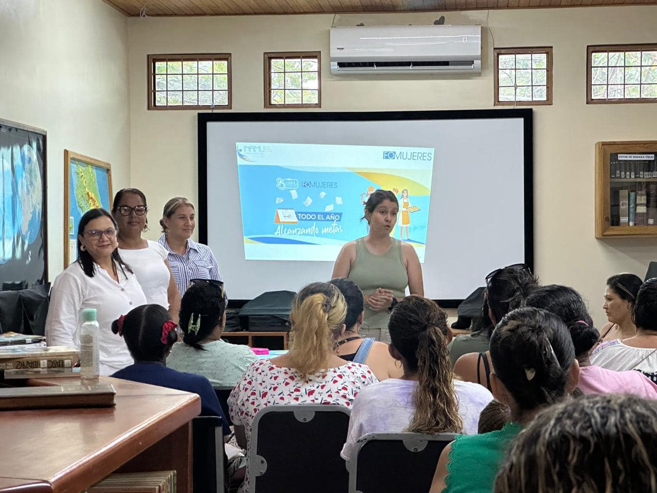 Emprendedoras de Nosara participaron en sesión informativa sobre fondos no reembolsables del INAMU