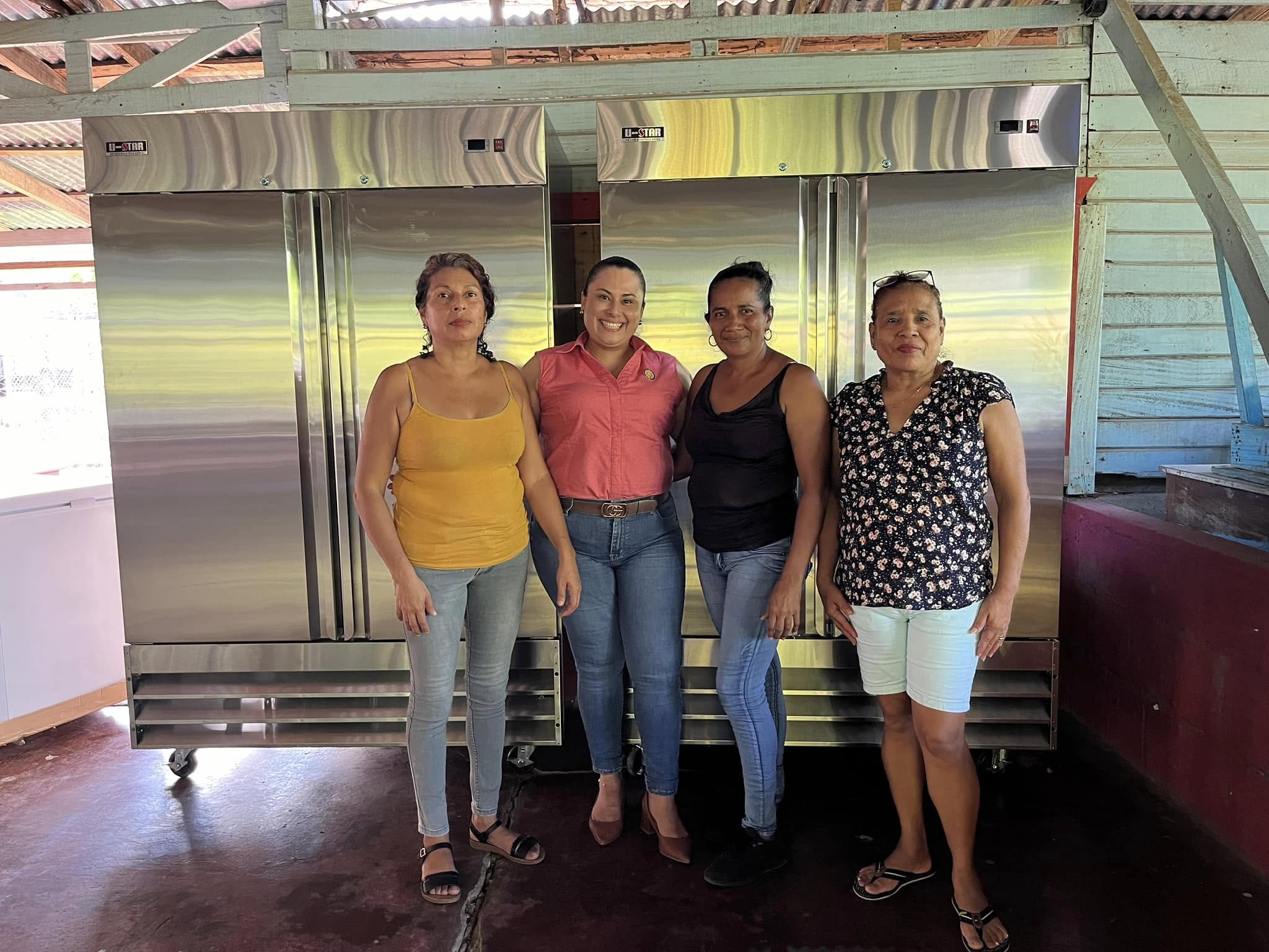 Miembros de la ADI de La Vigía con la Segunda Vicealcaldesa de Nicoya