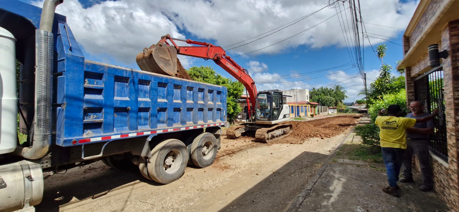 Trabajos en las calles de Brisas del Cerro