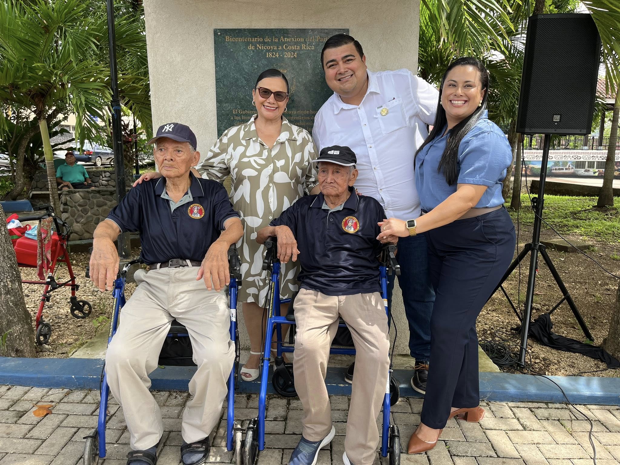 Municipalidad de Nicoya rinde homenaje a 2 centenarios del Hogar San Blas