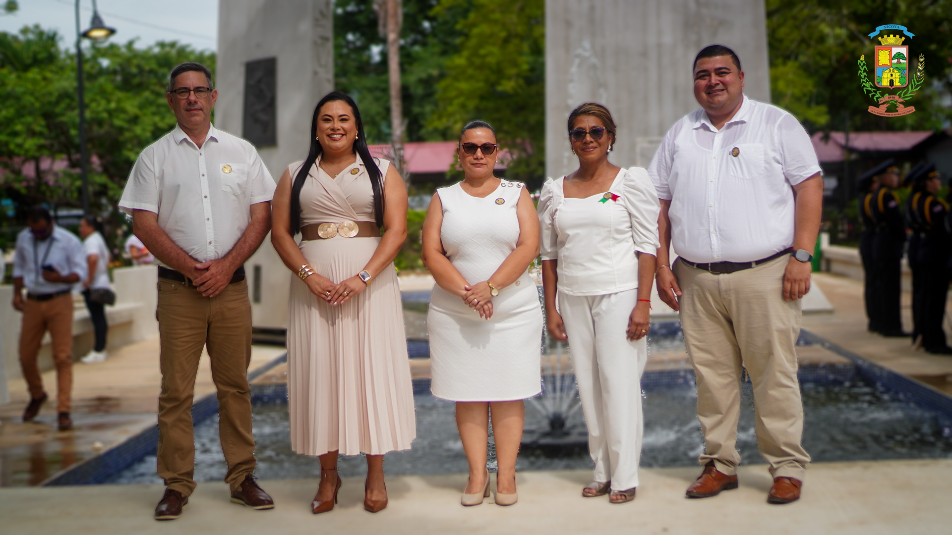 Este 25 de julio se colocó una colocación de una ofrenda floral ante el Monumento a la Anexión
