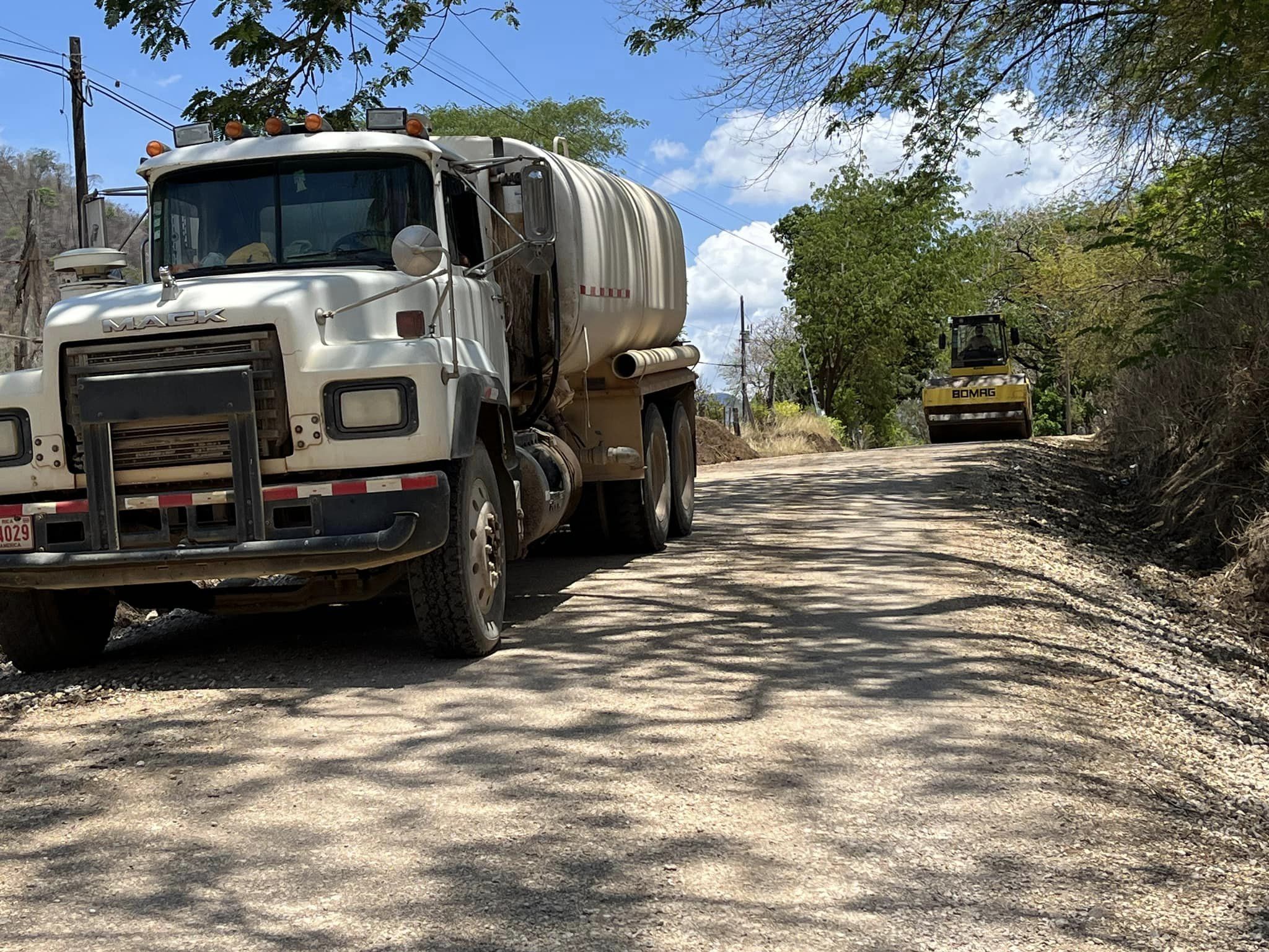 Bacheo mecanizado en la ruta San Juan - Tortuguero ya se concluyó