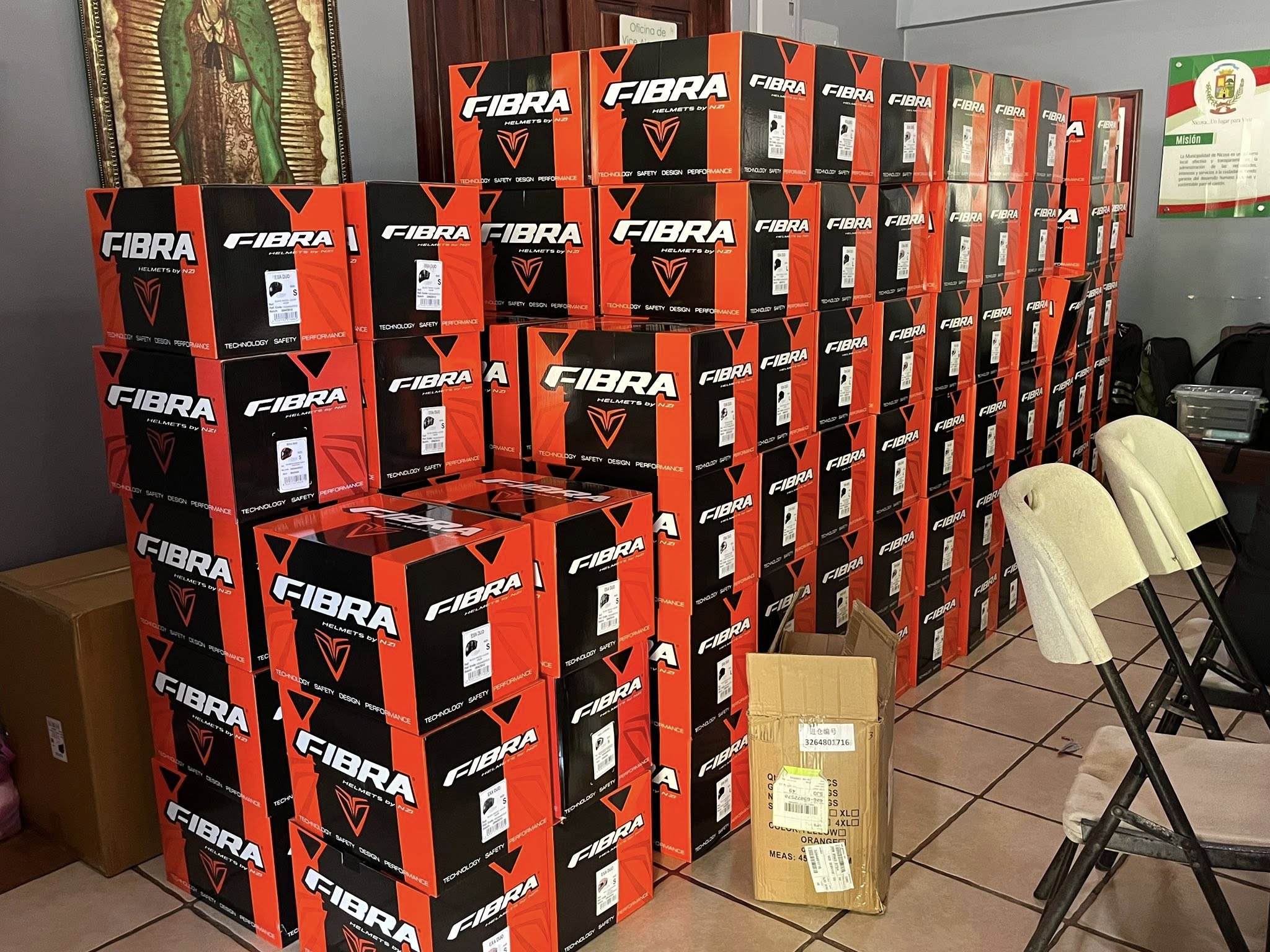 Más de 150 motociclistas recibieron cascos certificados nuevos en Nicoya