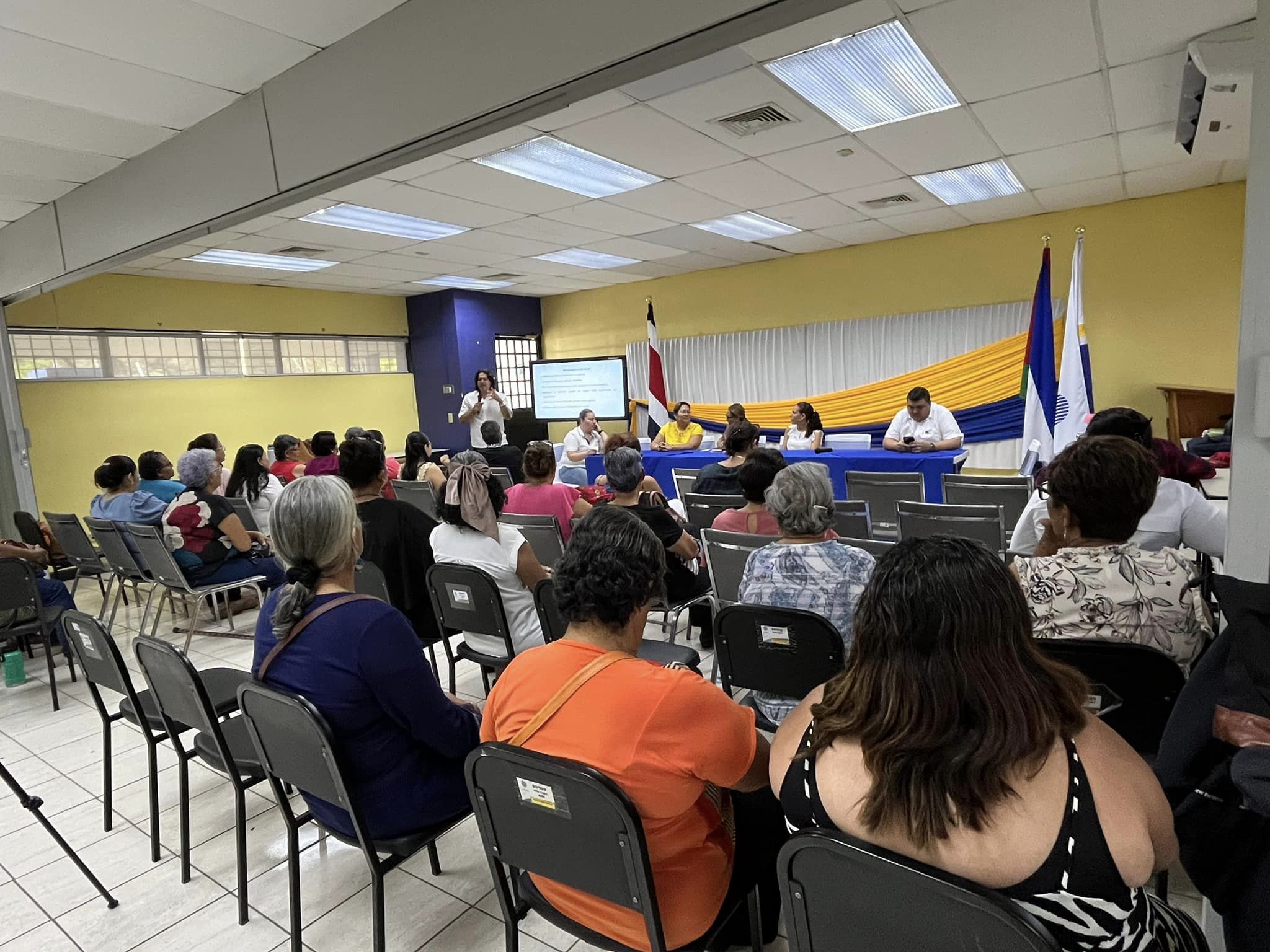 Hoy se está realizando en Nicoya un taller del Foro Nacional de Mujeres Rurales 