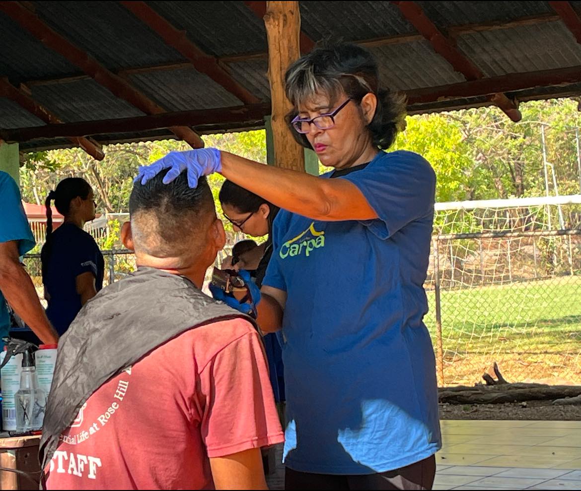 Hoy La Gran Carpa de Nicoya atendió personas que se encuentran en condición de calle