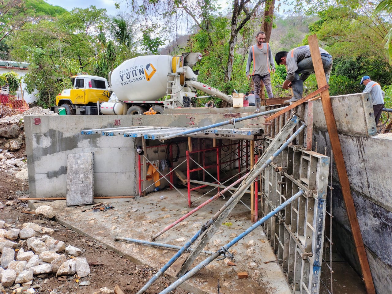 Avance de obra en nuevo puente sobre Quebrada La Yegua en Nosara