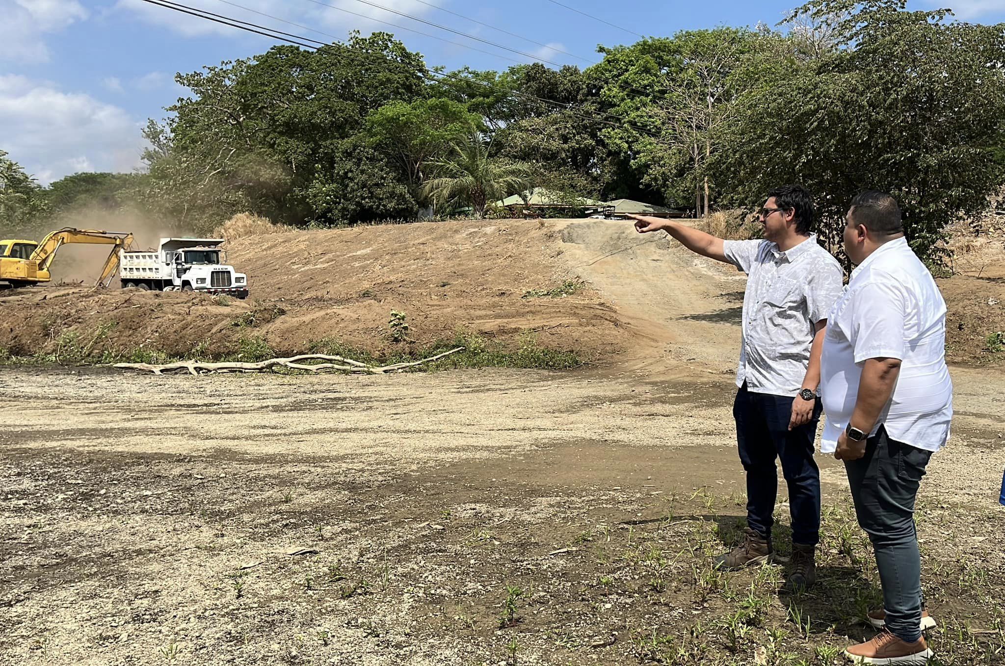 Estamos realizando obras de mantenimiento en el dique de Nosara