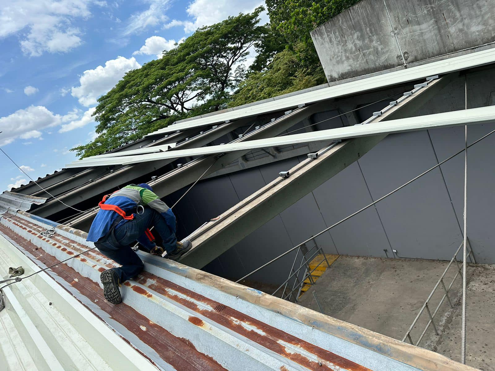 Iniciamos el cambio del techo del Polideportivo de Nicoya
