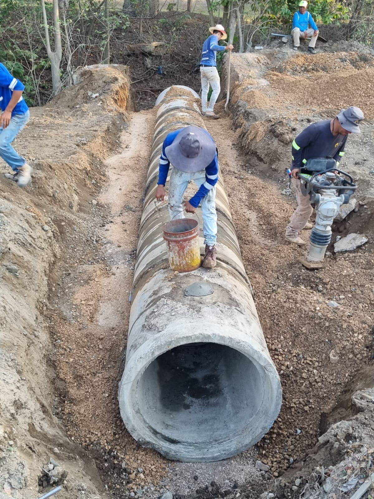 Colocaos un nuevo paso de alcantarilla en la ruta La Casona - Arenales en Nosara 