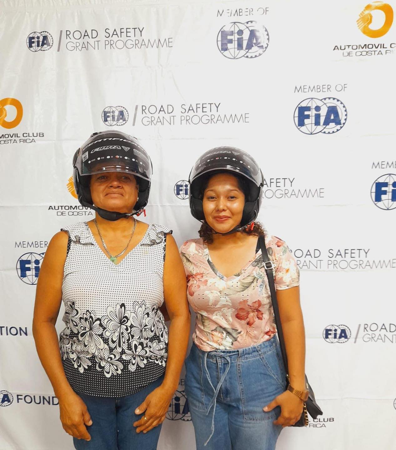 Este sábado se realizó la entrega gratuita de cascos en Nicoya